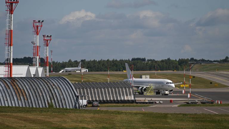 Litauen, Vilnius: Flugzeuge am Boden am Flughafen in Vilnius