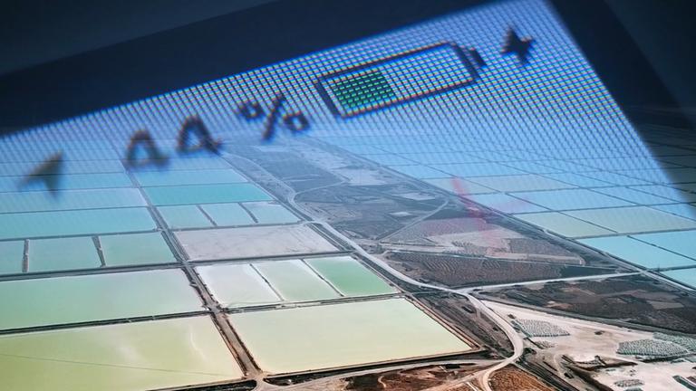 Ein halbes Handydisplay mit einem Akku