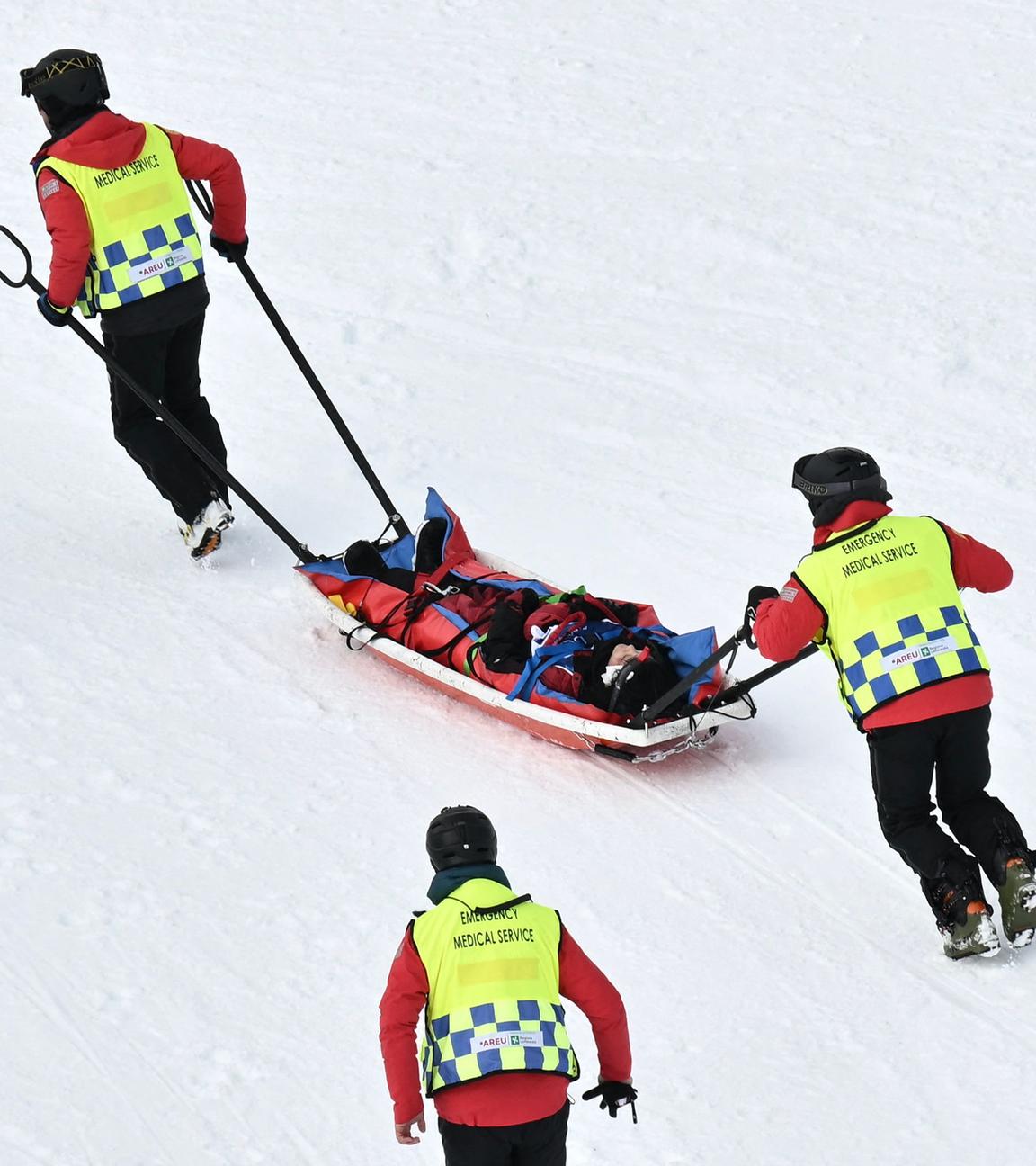 Liu Jiayu (China) medizinisch versorgt.