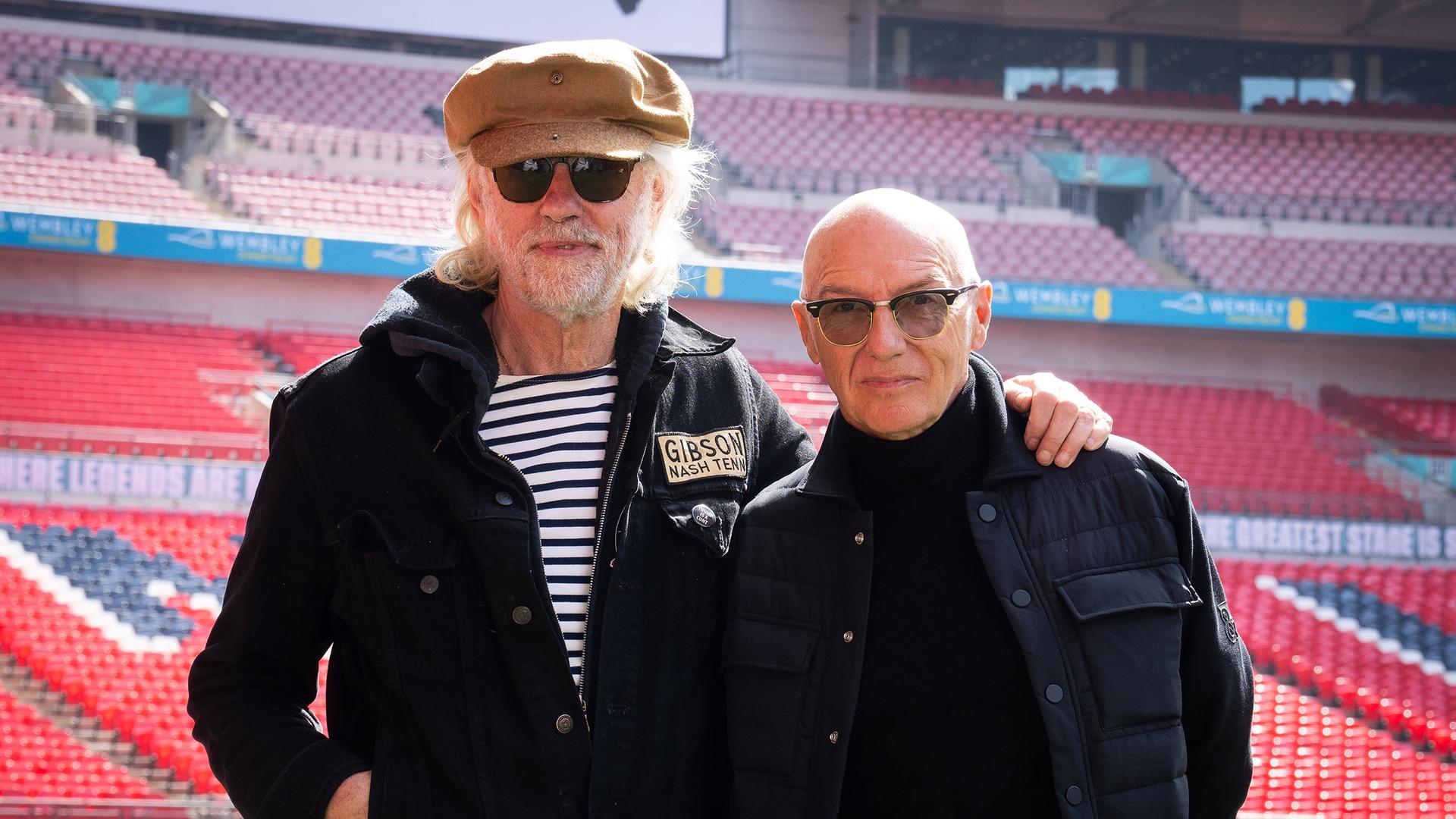Bob Geldof und James "Midge" Ure im Wembley-Stadion.