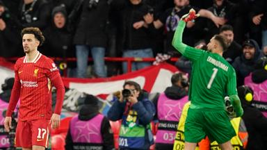 Fußball-Champions-League, FC Liverpool - Paris Saint-Germain, Achtelfinale, Rückspiel: PSG-Keeper Gianluigi Donnarumma jubelt nach einem im Elfmeterschießen gehaltenen Schuss.