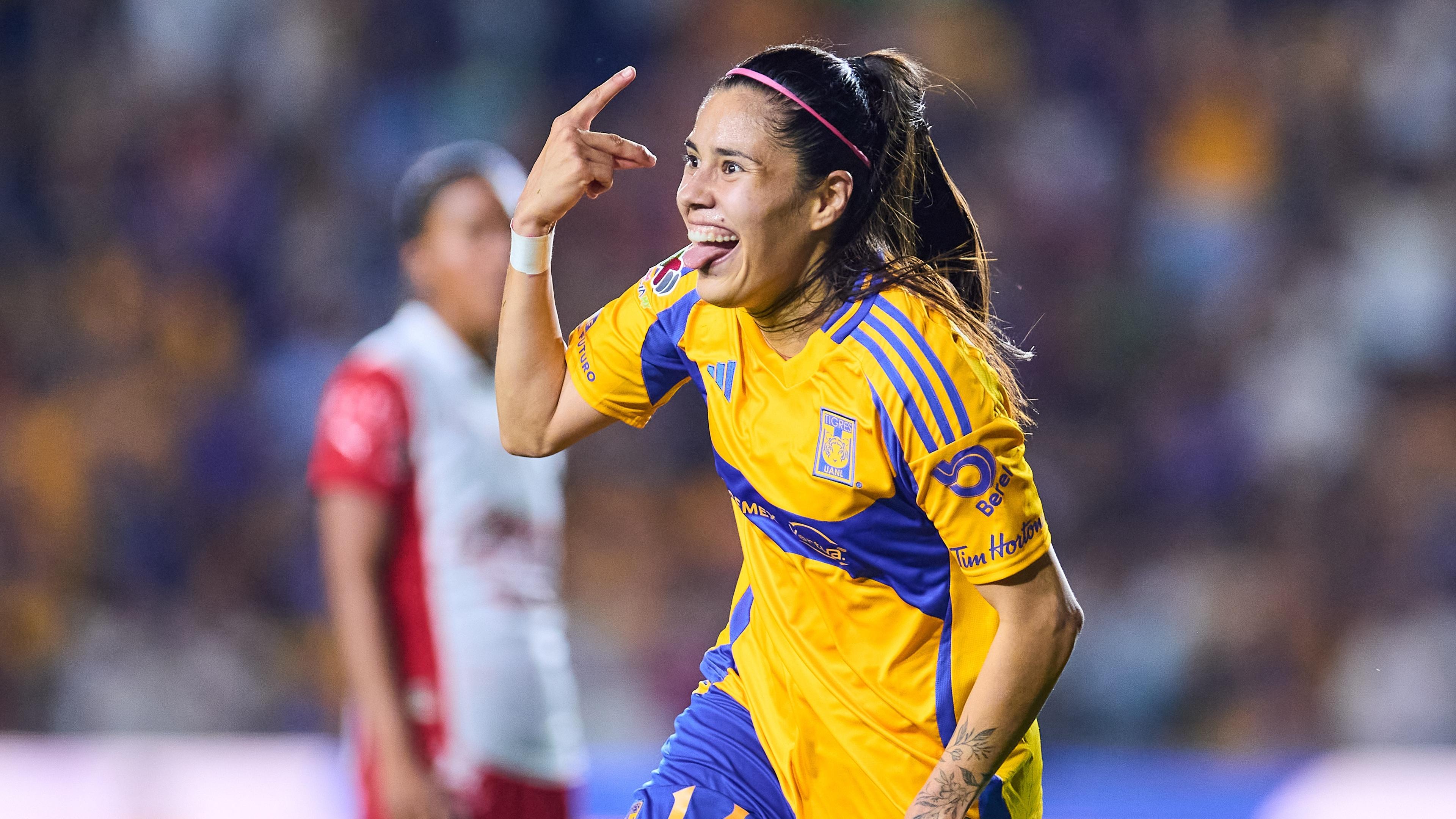 Die Fußballerin Lizbeth Ovalle jubelt