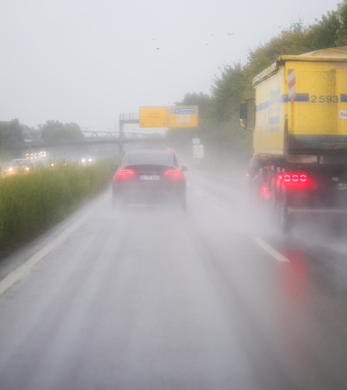 LKW stopp Raser auf A2