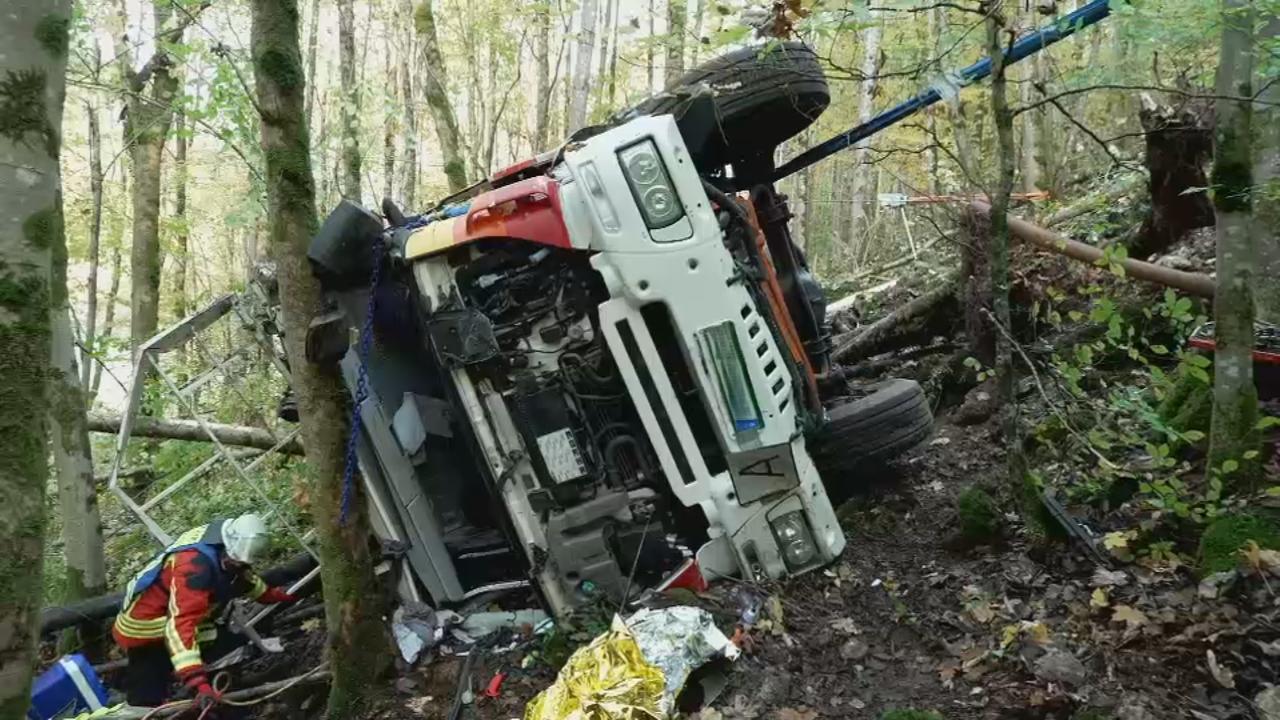 Truck crashes 20 meters deep into embankment