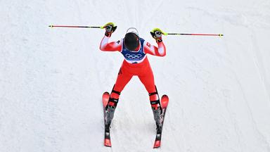Loic Meillard feiert seinen Sieg im Slalom der Männer bei den Olympische Winterspiele Mailand Cortina 2026.