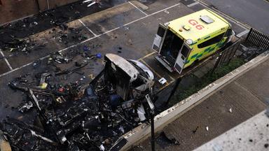 Die ausgebrannten Überreste eines jüdischen Rettungsdienstes in London, Großbritannien.