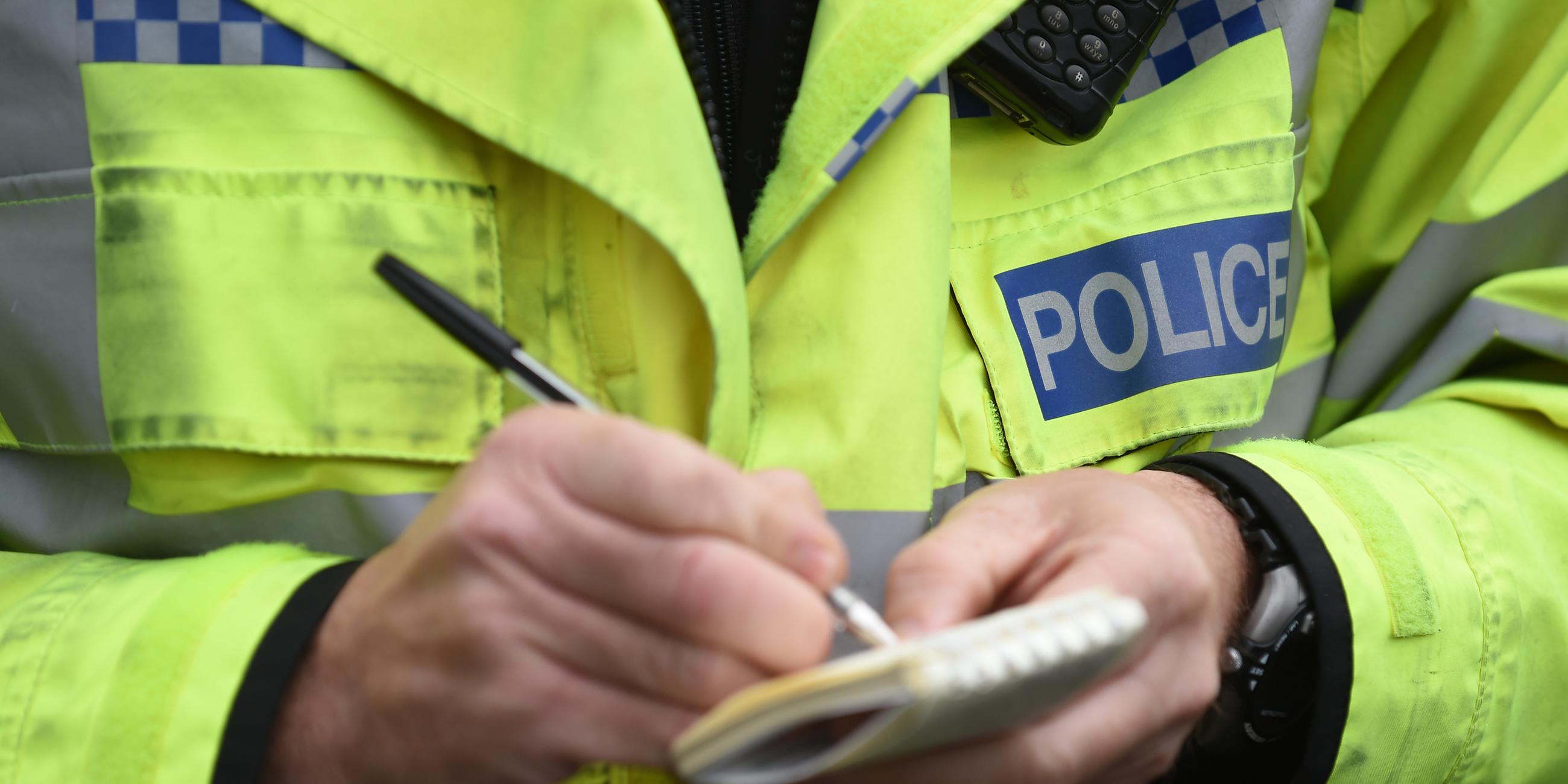 Die Polizei sucht nach einem mutmaßlichen Täter.