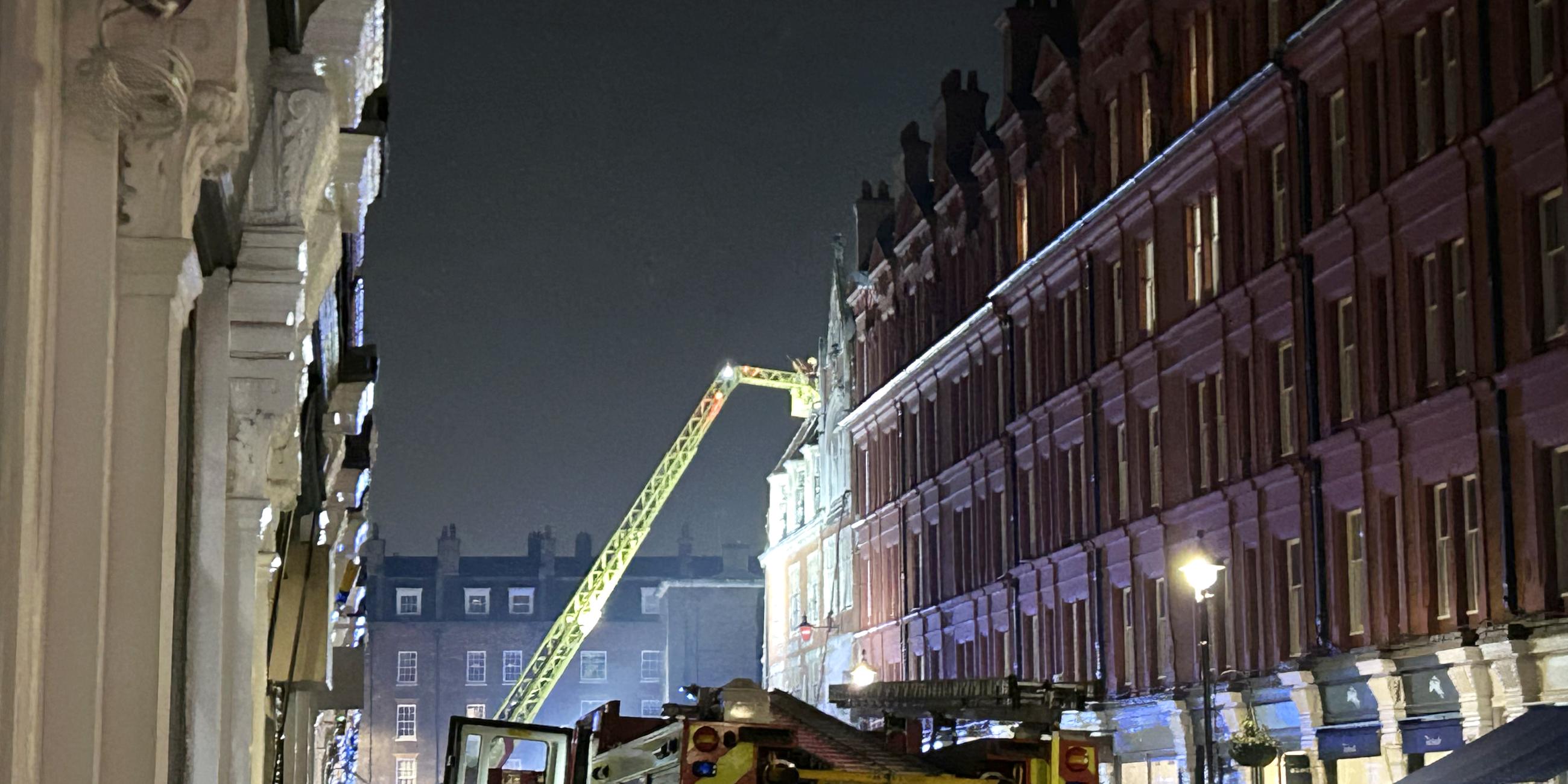 Brand in einem Luxushotel in London