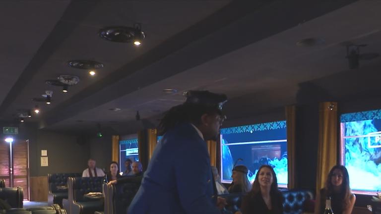 An Bord des Londoner „Murder Express“ sind die Gäste als Zugpassagiere in die Show eingebunden.