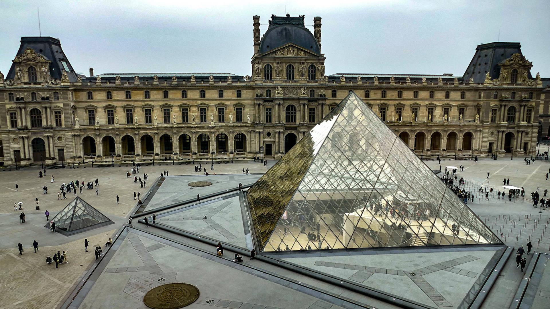 Impressionen vom Louvre in Paris