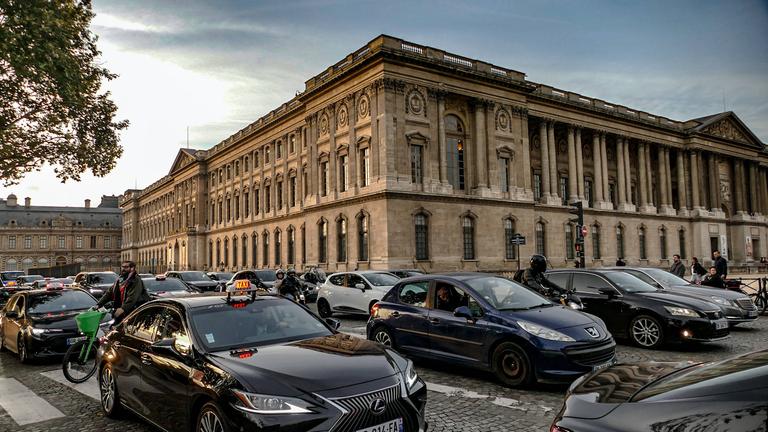 Raubüberfall im Pariser Louvre