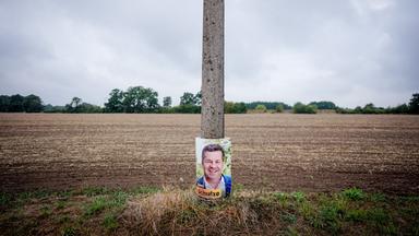 Ein Wahlplakat vom Ministerpräsidenten Sachsen-Anhalts, Sven Schulze. Im ländlich geprägten Sachsen-Anhalt findet in knapp zwei Wochen die Landtagswahl statt.