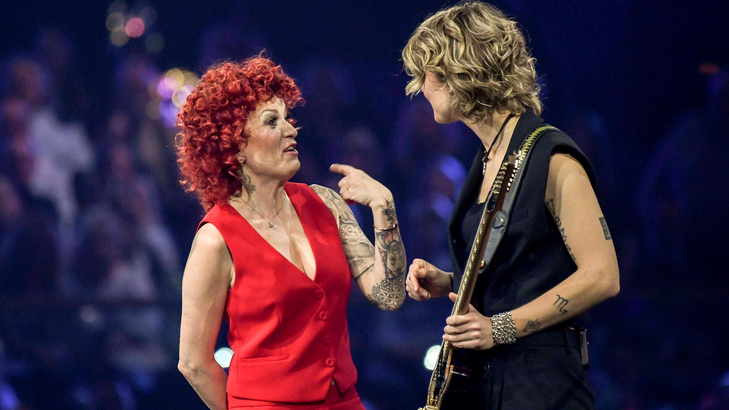 Im Herbst haben sie ihr Glück öffentlich gemacht. Jetzt legen "No Angels"-Star Lucy Lucy Diakovska und Yasi Hofer nach: Heiraten wollen sie vorerst nicht. (14.01.2026)