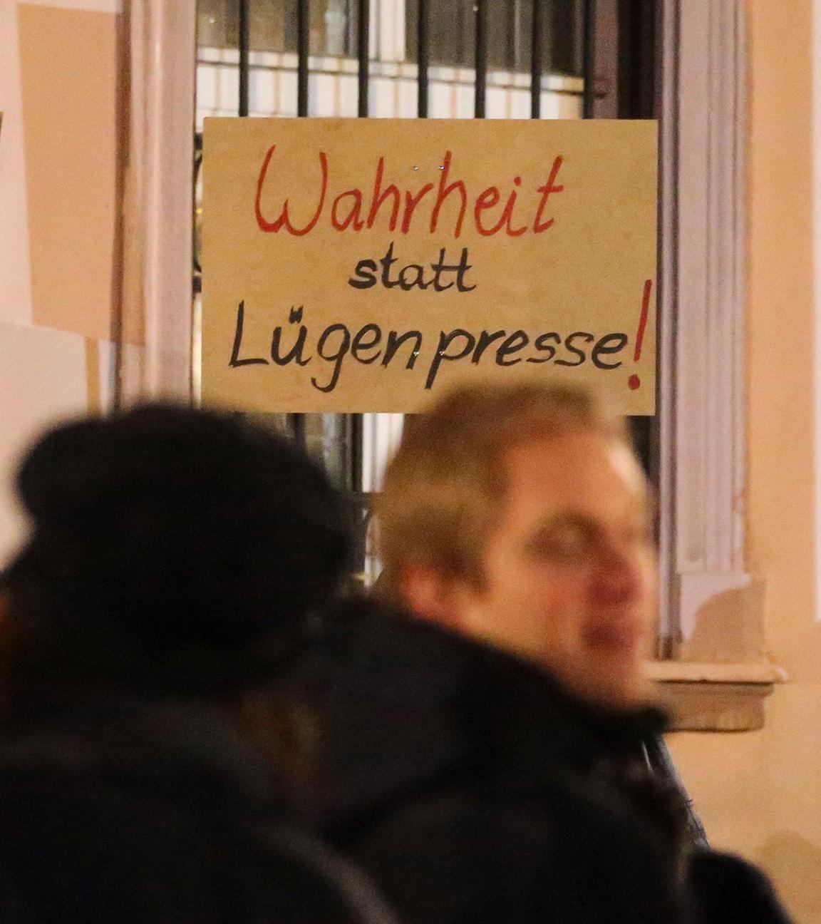 Archiv: Pegida-Anhänger am 12.01.2015 in Villingen-Schwenningen
