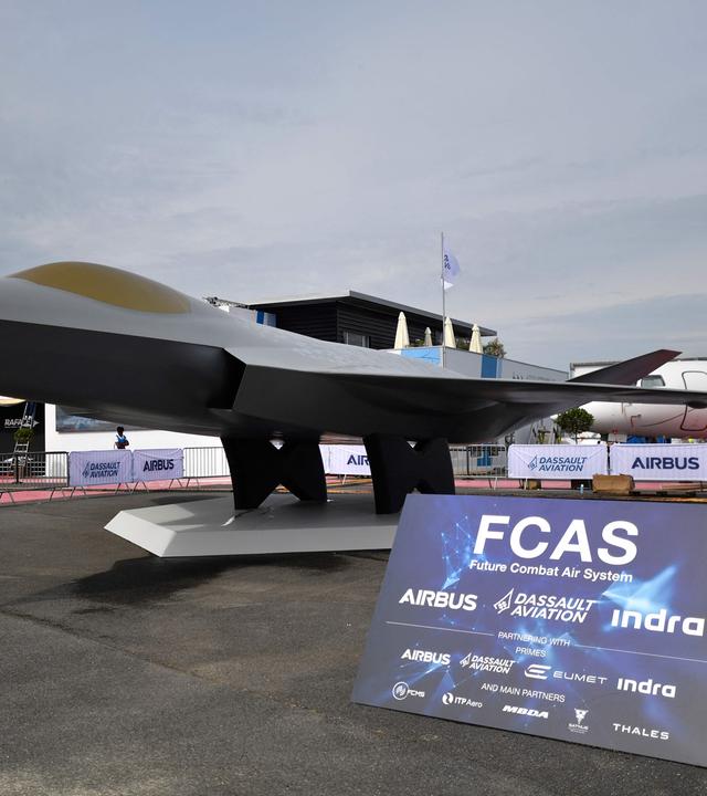 ein Modell des europäischen New Generation Fighter (NGF) für das Future Combat Air System (FCAS), das von Dassault Aviation, Airbus und Indra Sistemas entwickelt wird.