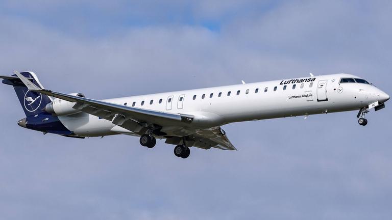 Eine Bombardier CRJ-900 der Fluggesellschaft Lufthansa CityLine. (Archiv)