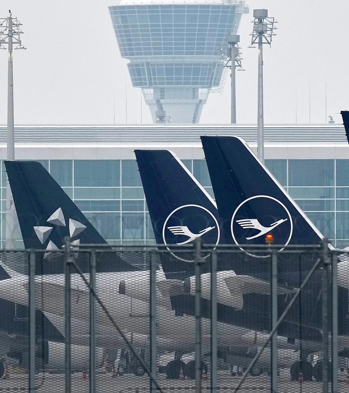 Lufthansa-Flugzeuge am Boden, aufgenommen am 13.04.2026 in München