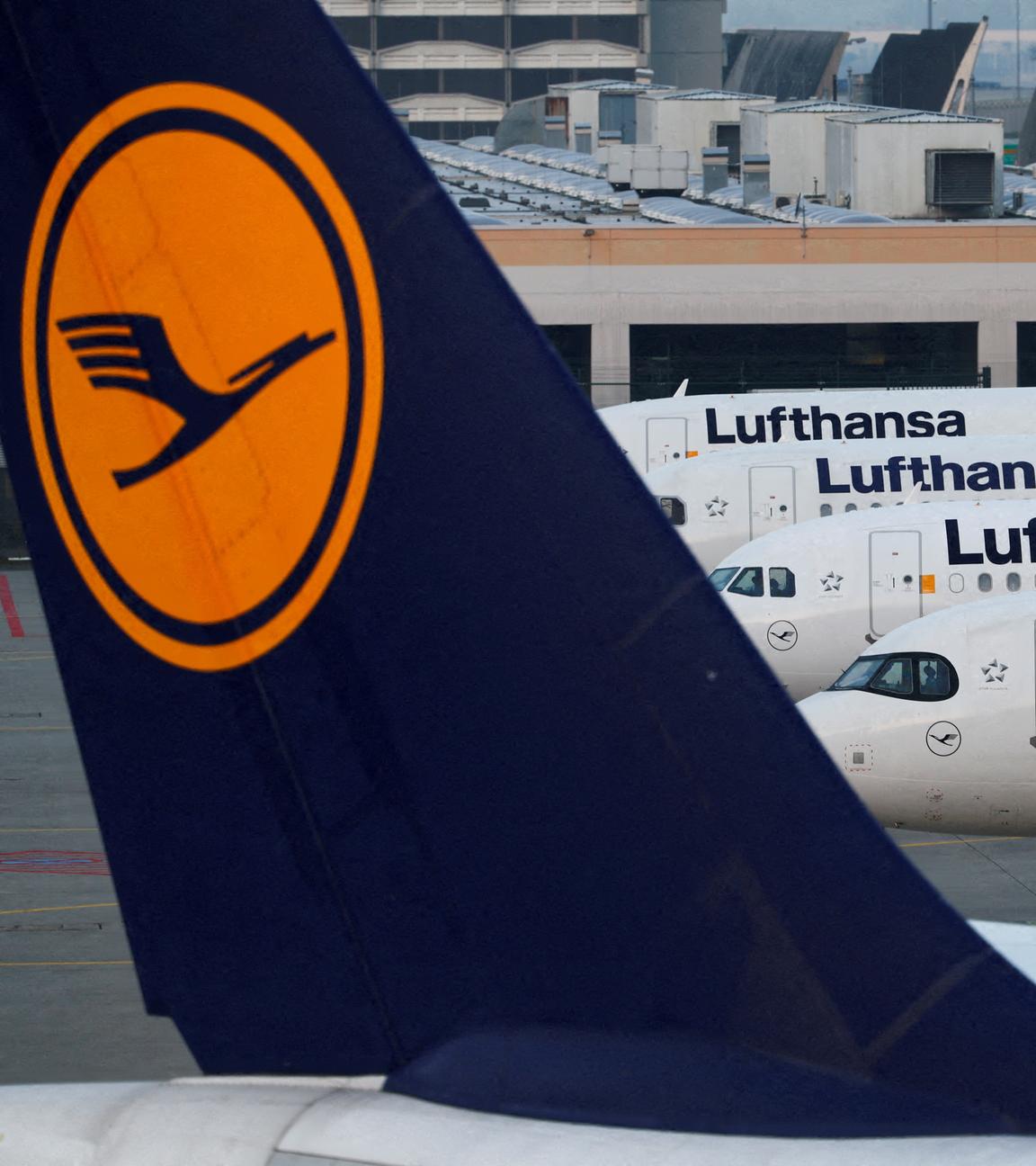 Frankfurt am Main: Flugzeuge der Lufthansa am Flughafen Frankfurt