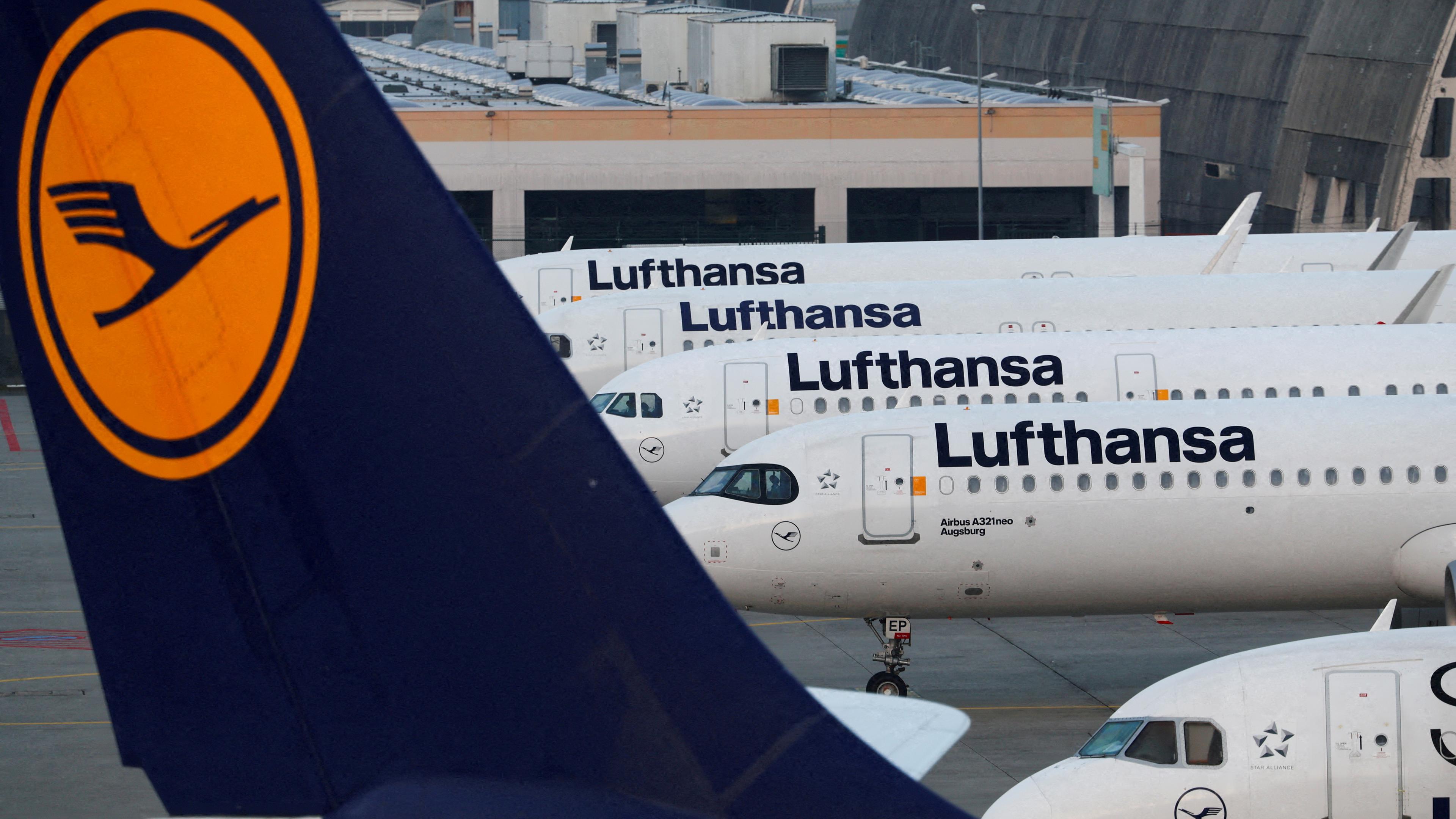 Frankfurt am Main: Flugzeuge der Lufthansa am Flughafen Frankfurt