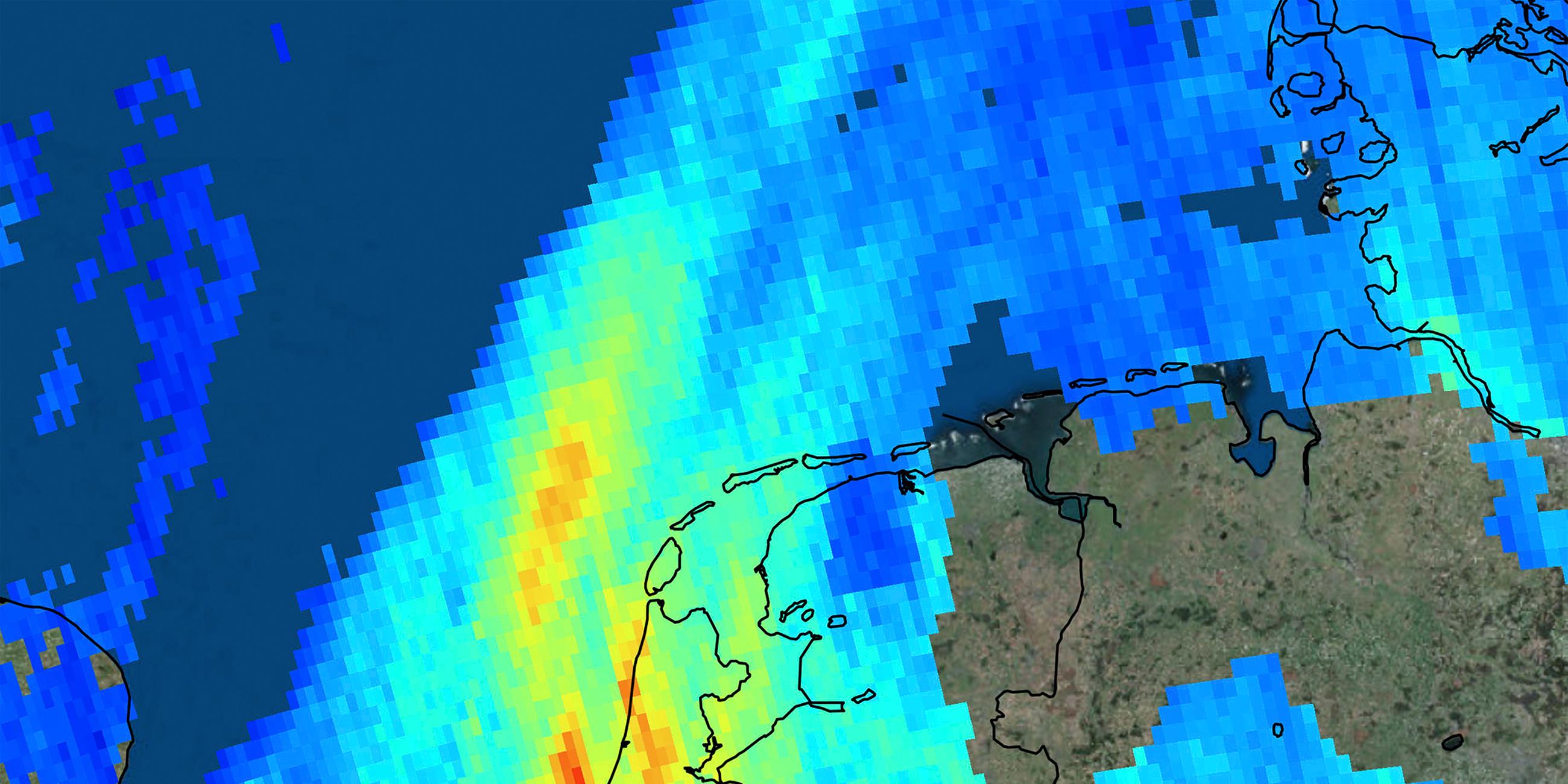 Archiv: Eine Aufnahme vom Umweltsatelliten Sentinel-5P zeigt eine hohe Stickstoffdioxid-Konzentration über den Niederlanden und dem Ruhr-Gebiert, aufgenommen am 1.12.2017