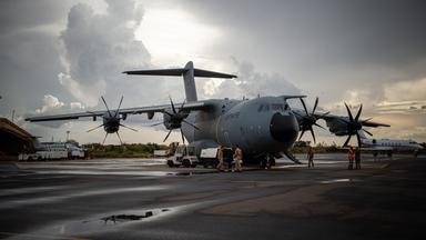 Ein A400M der Luftwaffe steht 2019 auf dem Flughafen in Niamey.