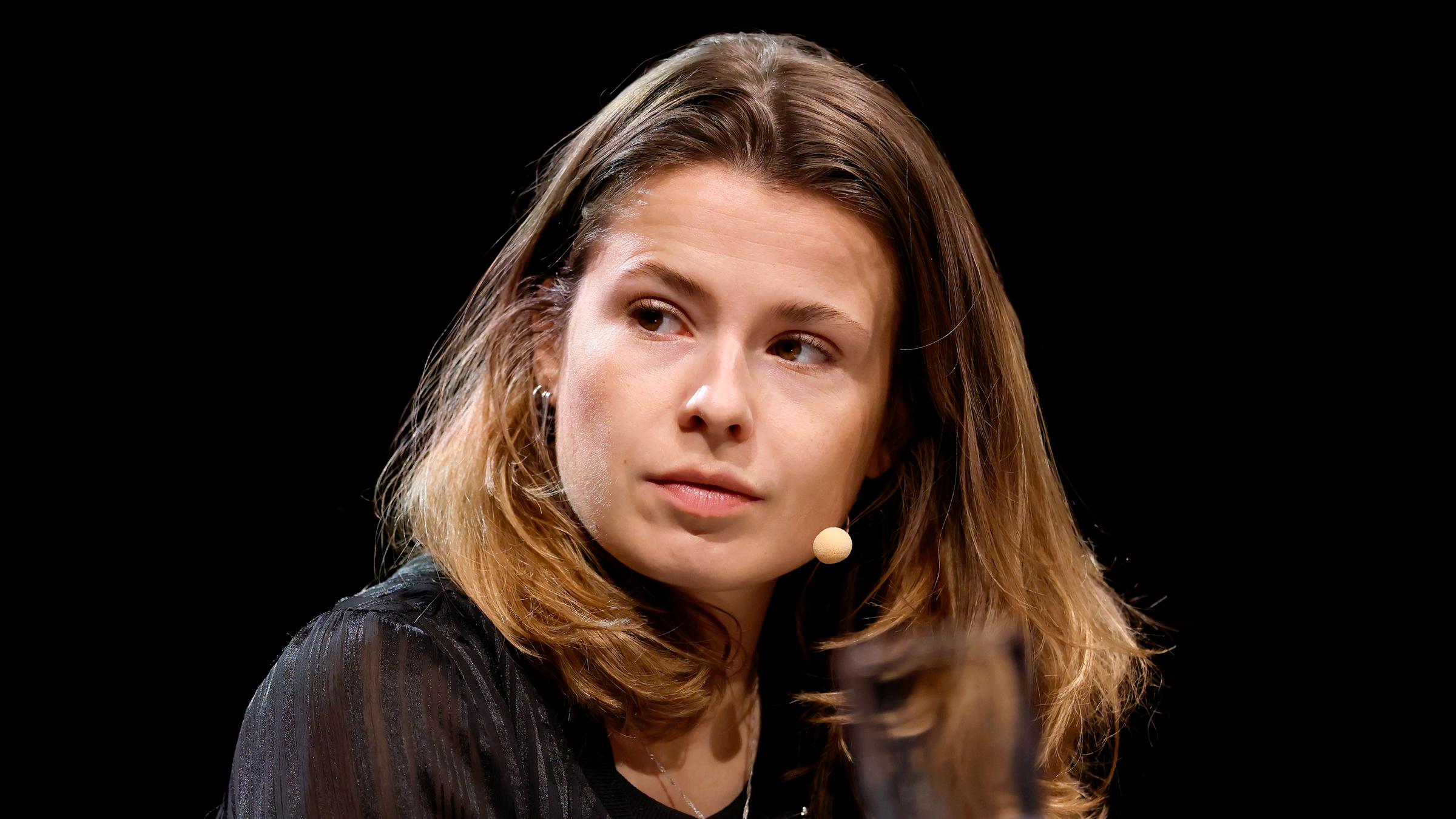 Autorin und Aktivistin Luisa Neubauer auf der Lit.Colonge Spezial, dem internationalen Literaturfest im WDR-Funkhaus am 19.10.2025 in Köln.