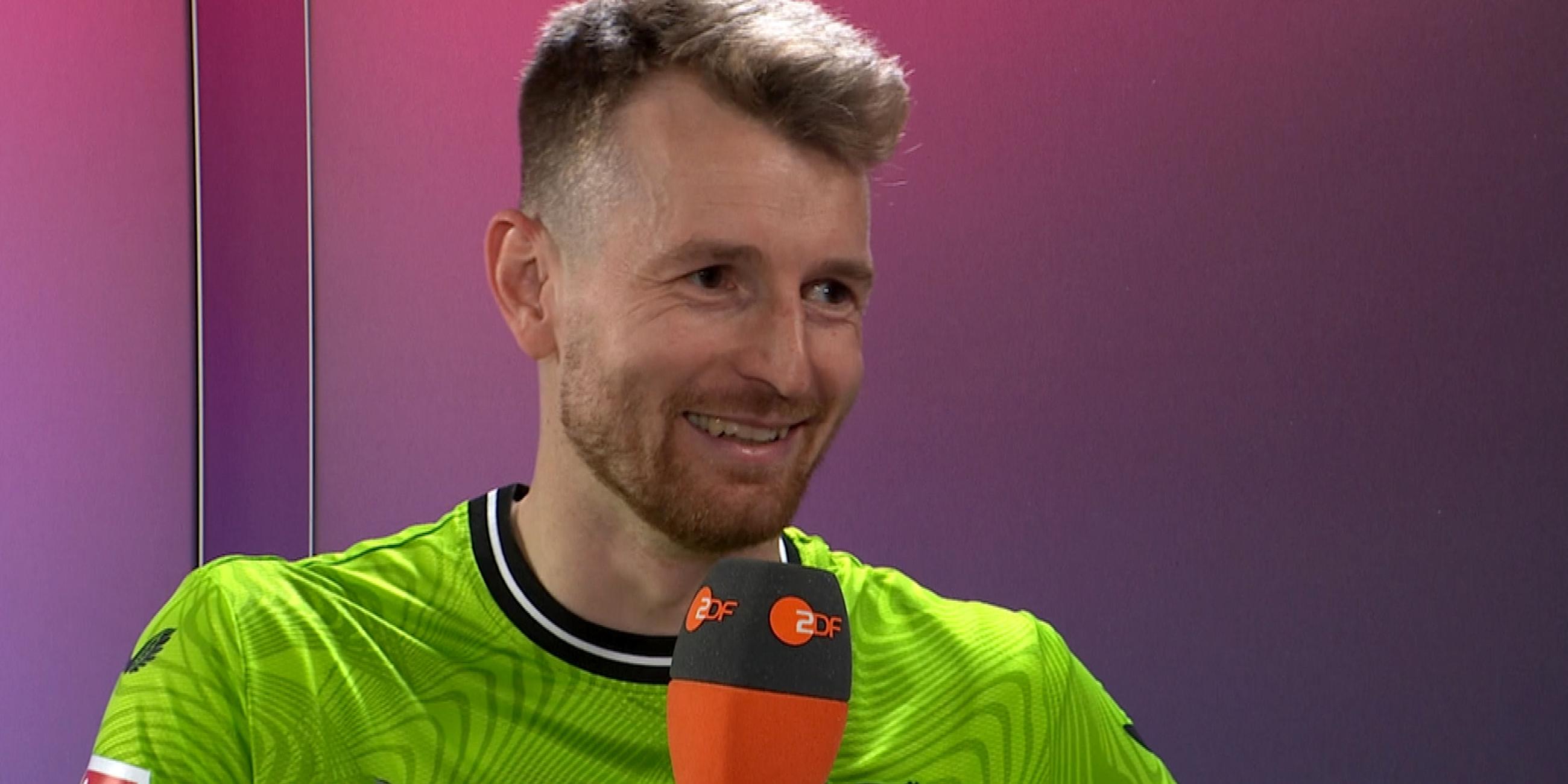 Lukas Hradecky im Interview.
