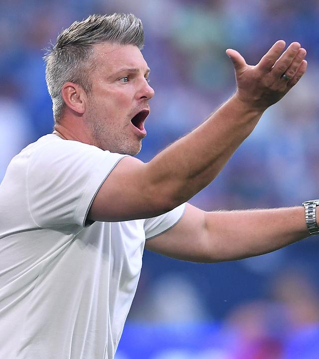 Cheftrainer des SC Paderborn Lukas Kwasniok beim Spiel gegen Schalke 04 am 02.05.2025.