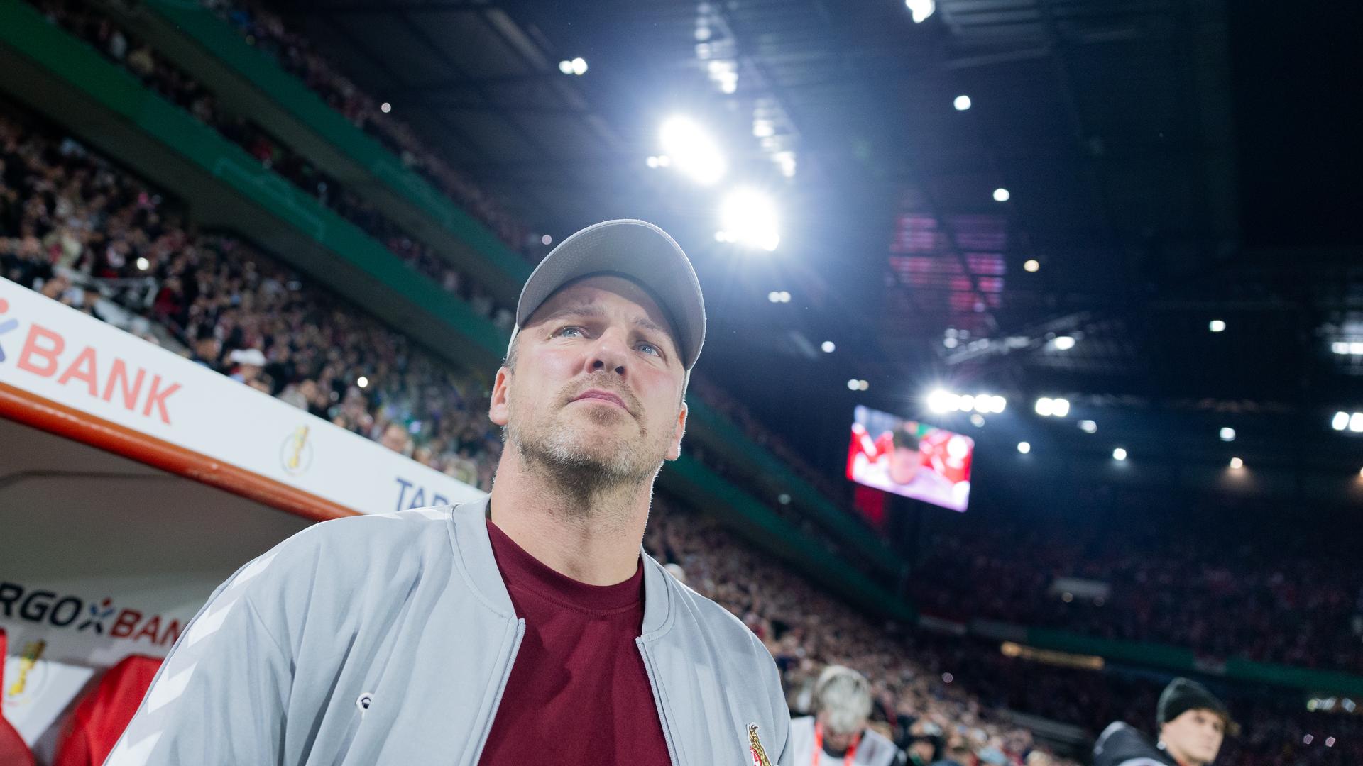 DFB-Pokal, 1. FC Köln - Bayern München, 2. Runde: Kölns Trainer Lukas Kwasniok vor dem Spiel.