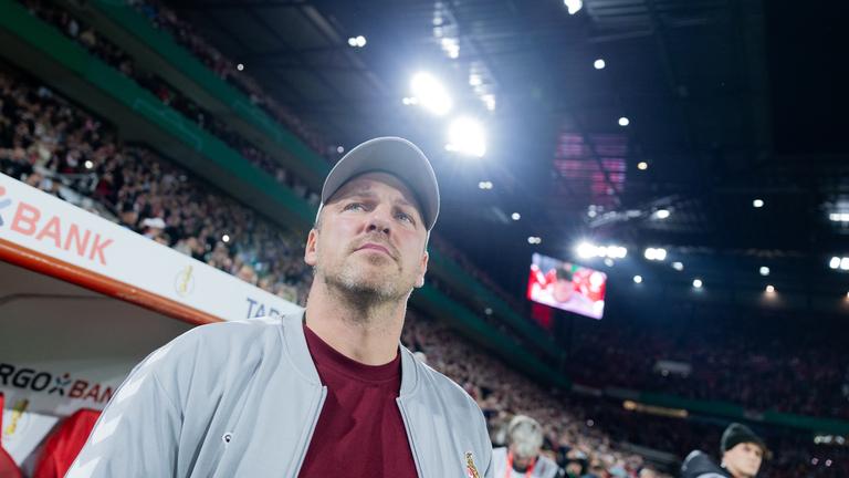 DFB-Pokal, 1. FC Köln - Bayern München, 2. Runde: Kölns Trainer Lukas Kwasniok vor dem Spiel.