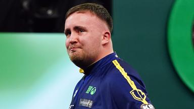 Luke Littler bei der Darts-WM in London
