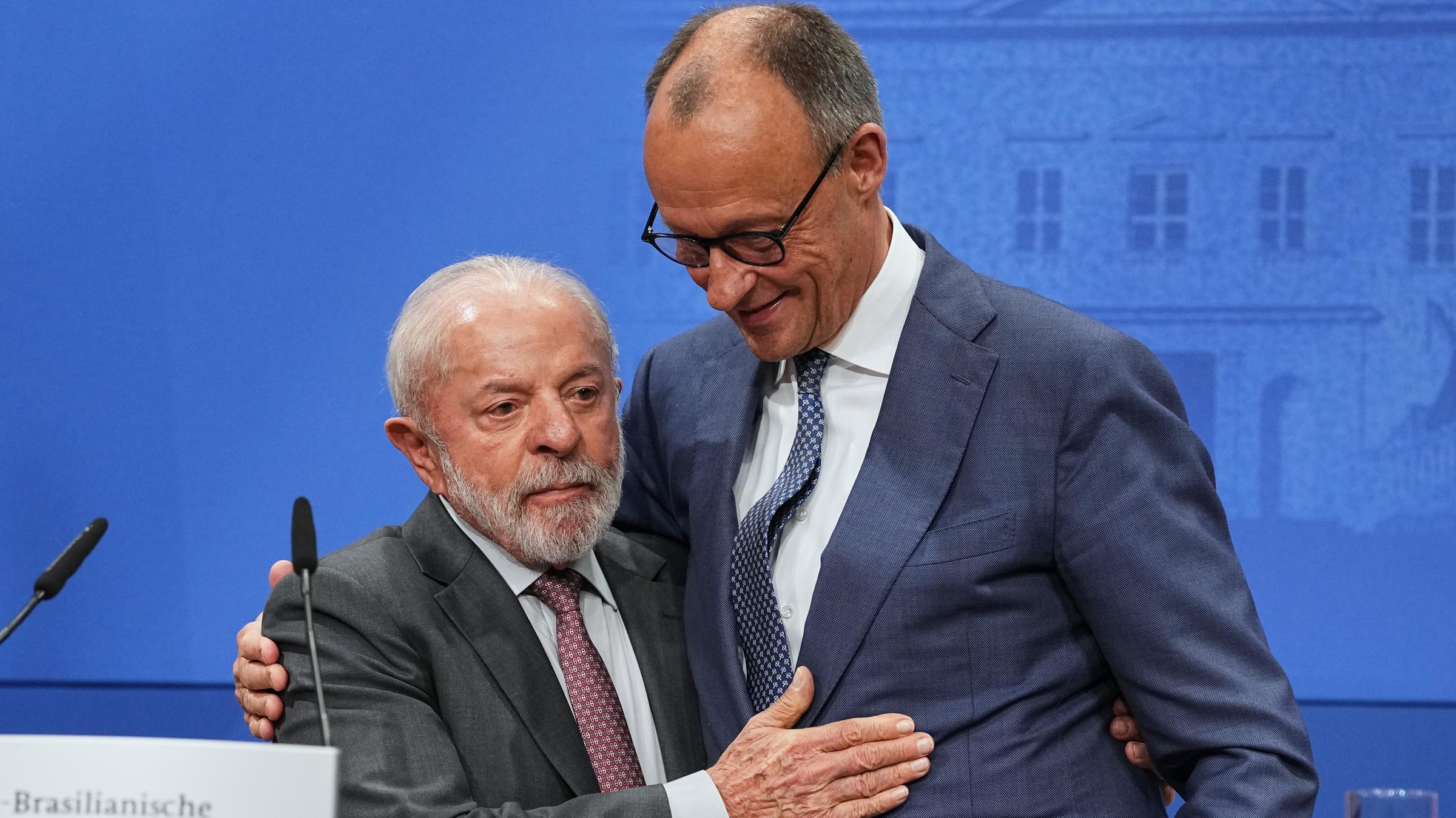 Bundeskanzler Friedrich Merz (rechts) und der brasilianische Präsident Luiz Da Silva bei den deutsch-brasilianischen Regierungskonsultationen
