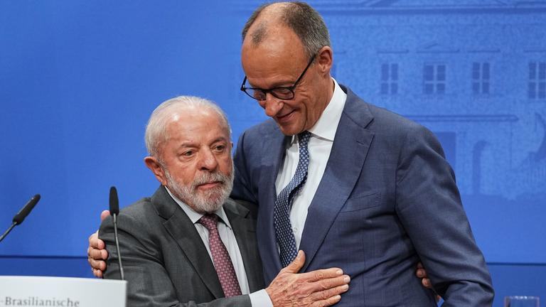Bundeskanzler Friedrich Merz (rechts) und der brasilianische Präsident Luiz Da Silva bei den deutsch-brasilianischen Regierungskonsultationen