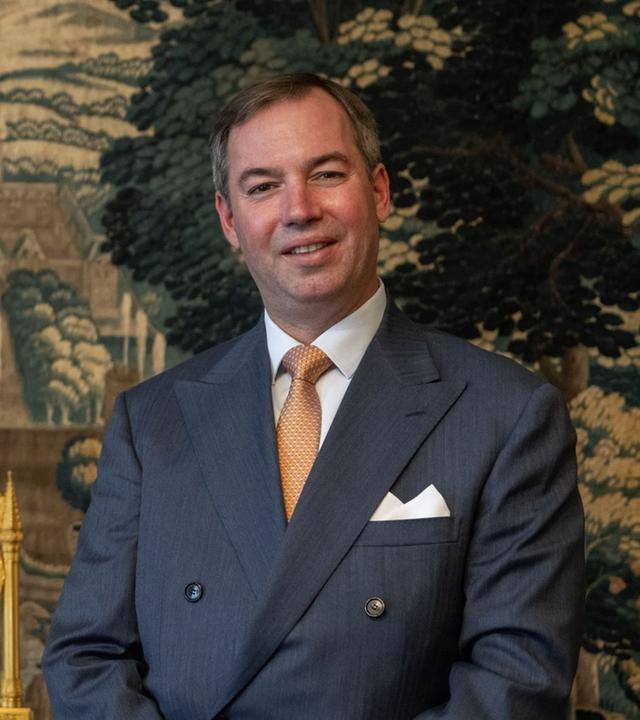 Der luxemburgische Erbgroßherzog Guillaume wird am 3. Oktober zum Großherzog von Luxemburg ernannt. 