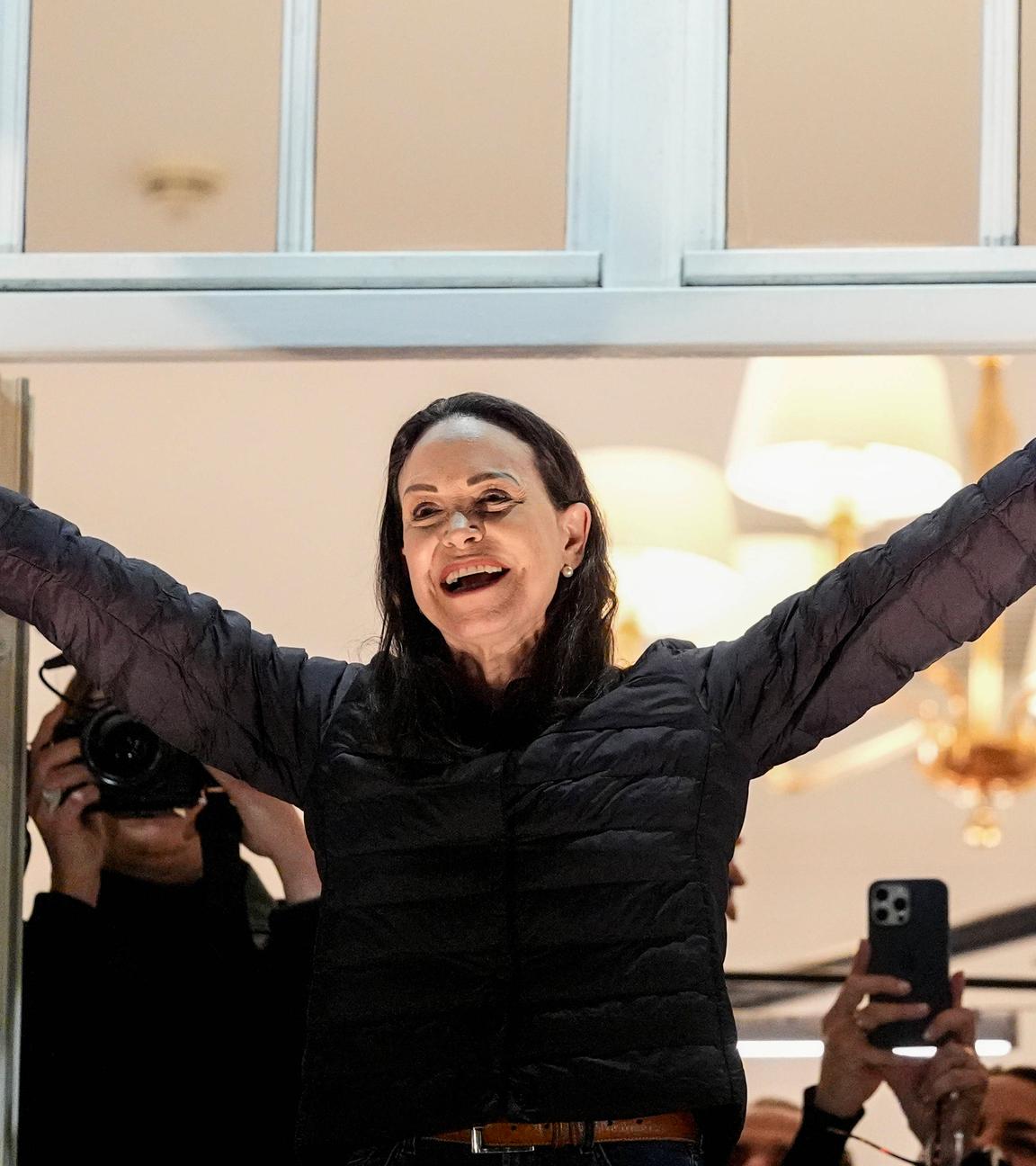 Die Friedensnobelpreisträgerin Maria Corina Machado kommt in Oslo an.