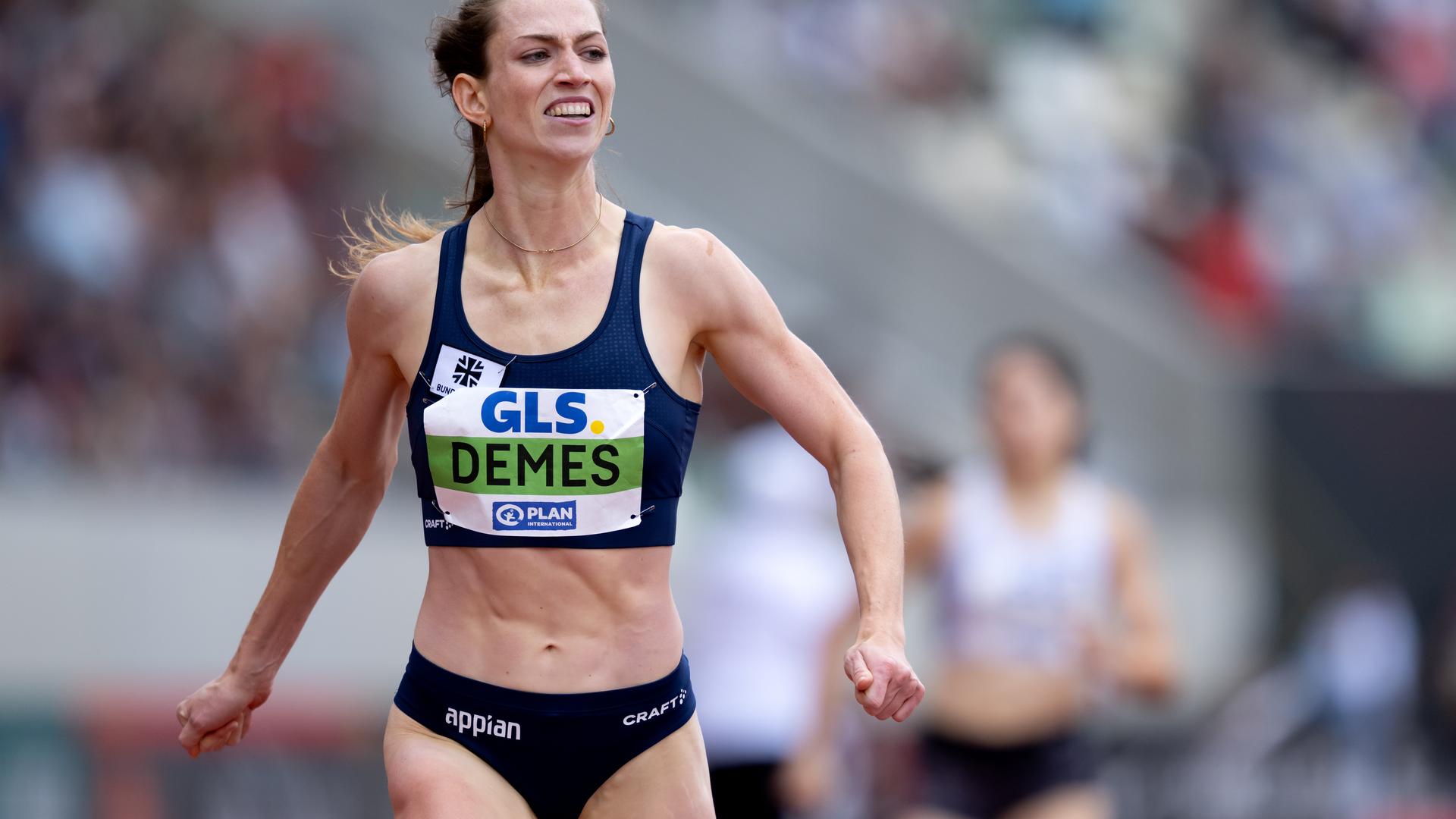 Sachsen, Dresden: Leichtathletik: Deutsche Meisterschaft im Heinz-Steyer-Stadion, Frauen, 400m Hürden, Finale, Eileen Demes in Aktion.
