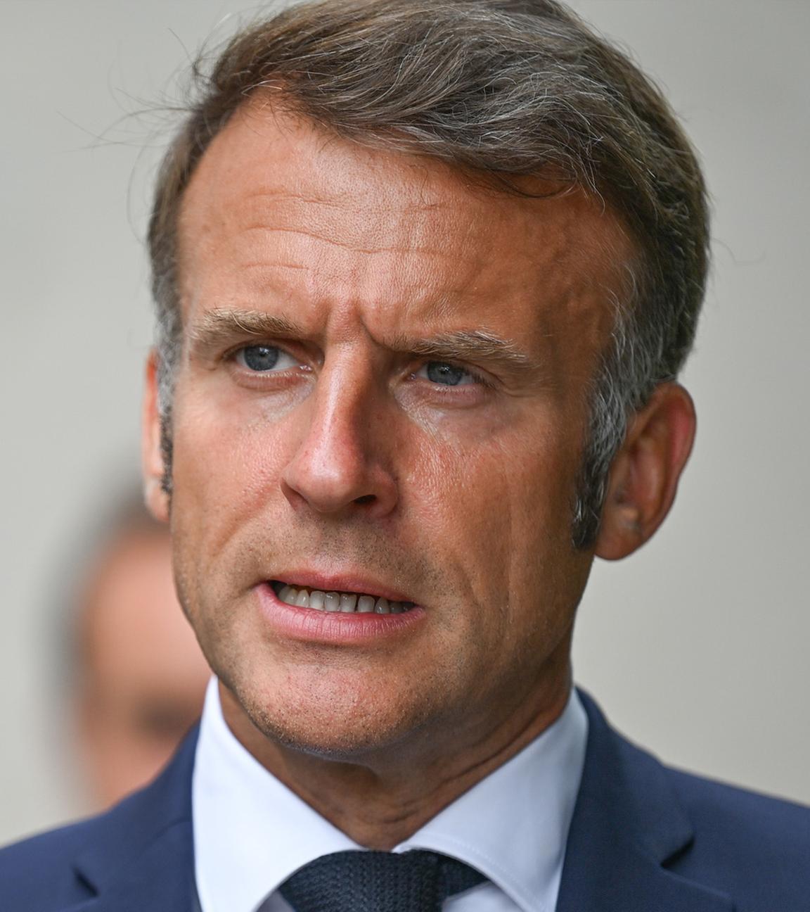 Frankreichs Präsident Emmanuel Macron spricht nach einer Online-Konferenz mit europäischen Staats- und Regierungschefs zum Krieg in der Ukraine – am 13. August 2025 in Fort de Brégançon.