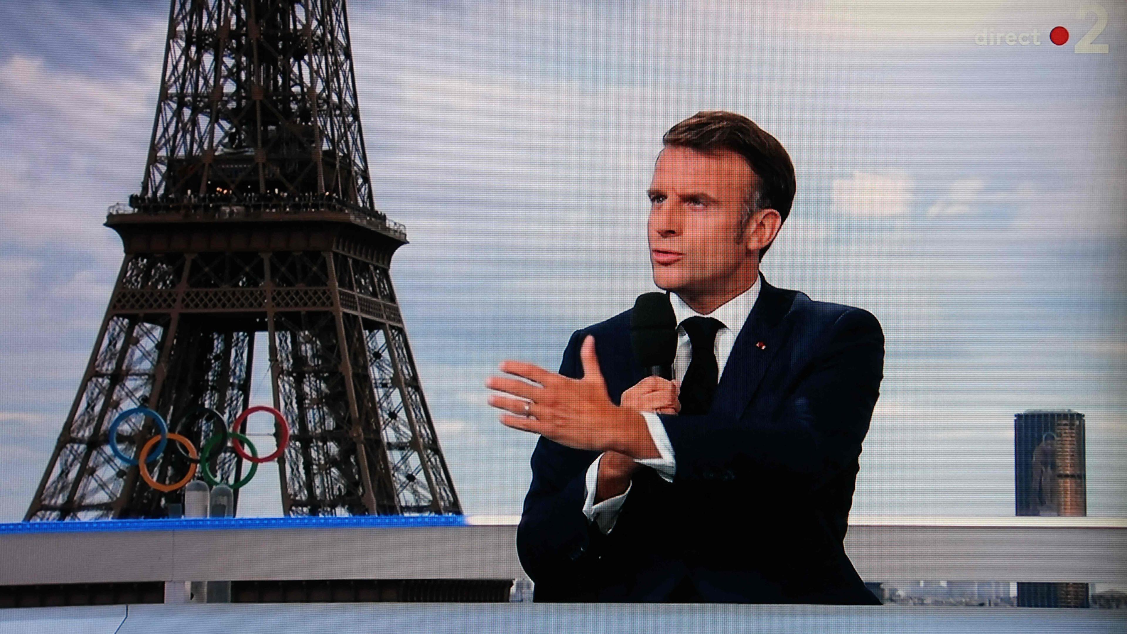 Macron in Fernsehstudio