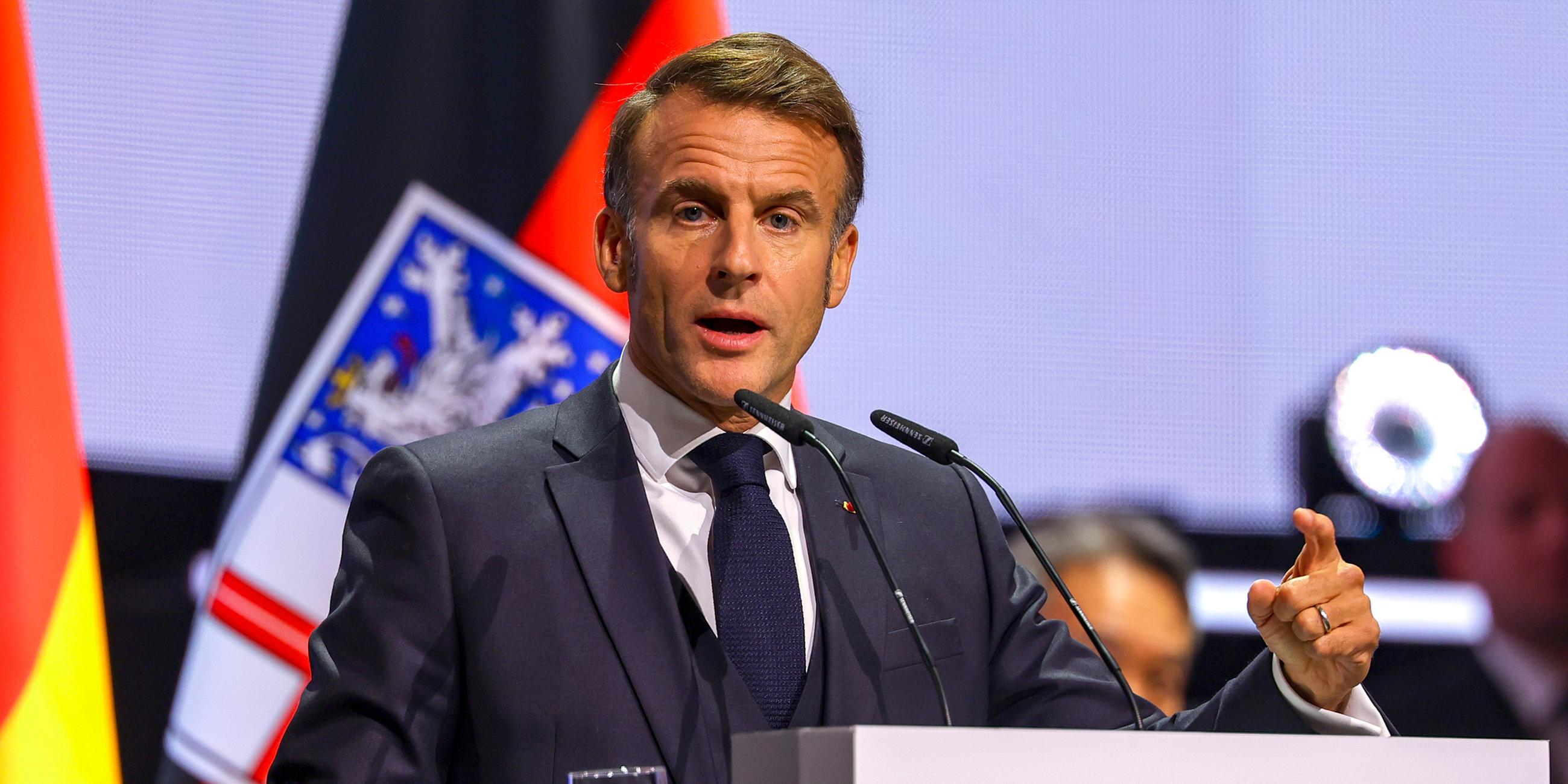 Der französische Präsident Emmanuel Macron hält am 3. Oktober 2025 in Saarbrücken eine Rede im Rahmen der Feierlichkeiten zum Tag der Deutschen Einheit.