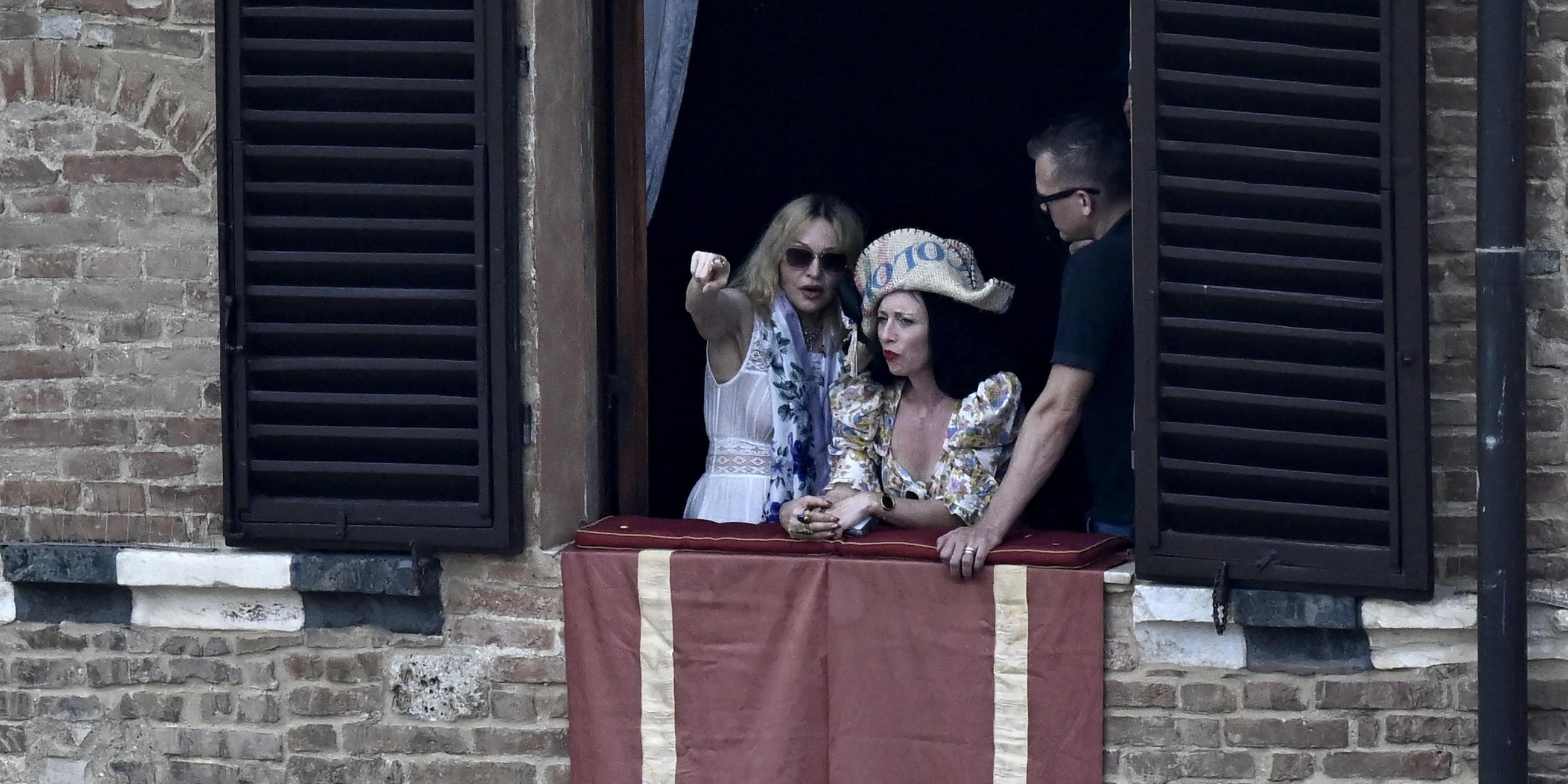 Madonna feiert 67. Geburtstag bei Pferderennen