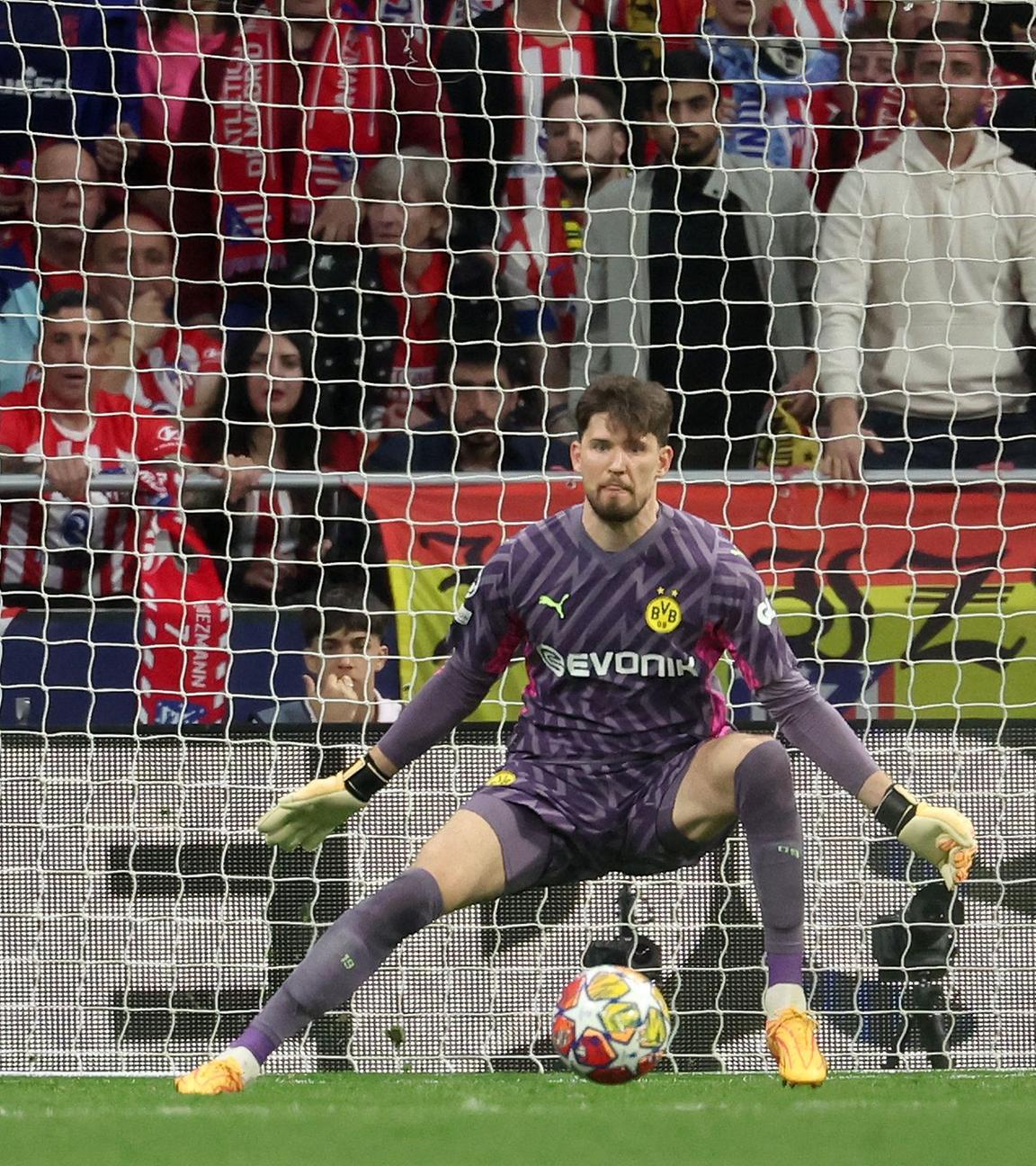 Atletico Madrds Samuel Lino schießt das zweite Tor gegen Borussia Dortmund.
