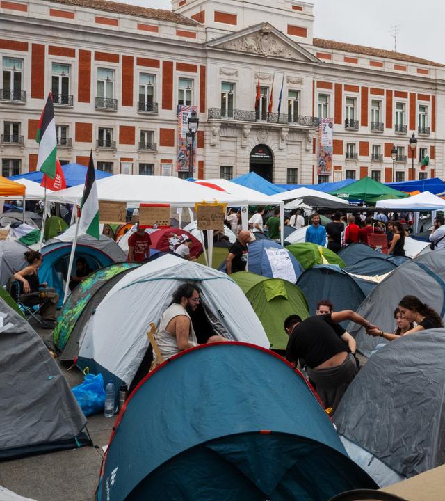 Das Protestlager in Madrid besteht fort, während die Wohnungskrise Empörung auslöst
