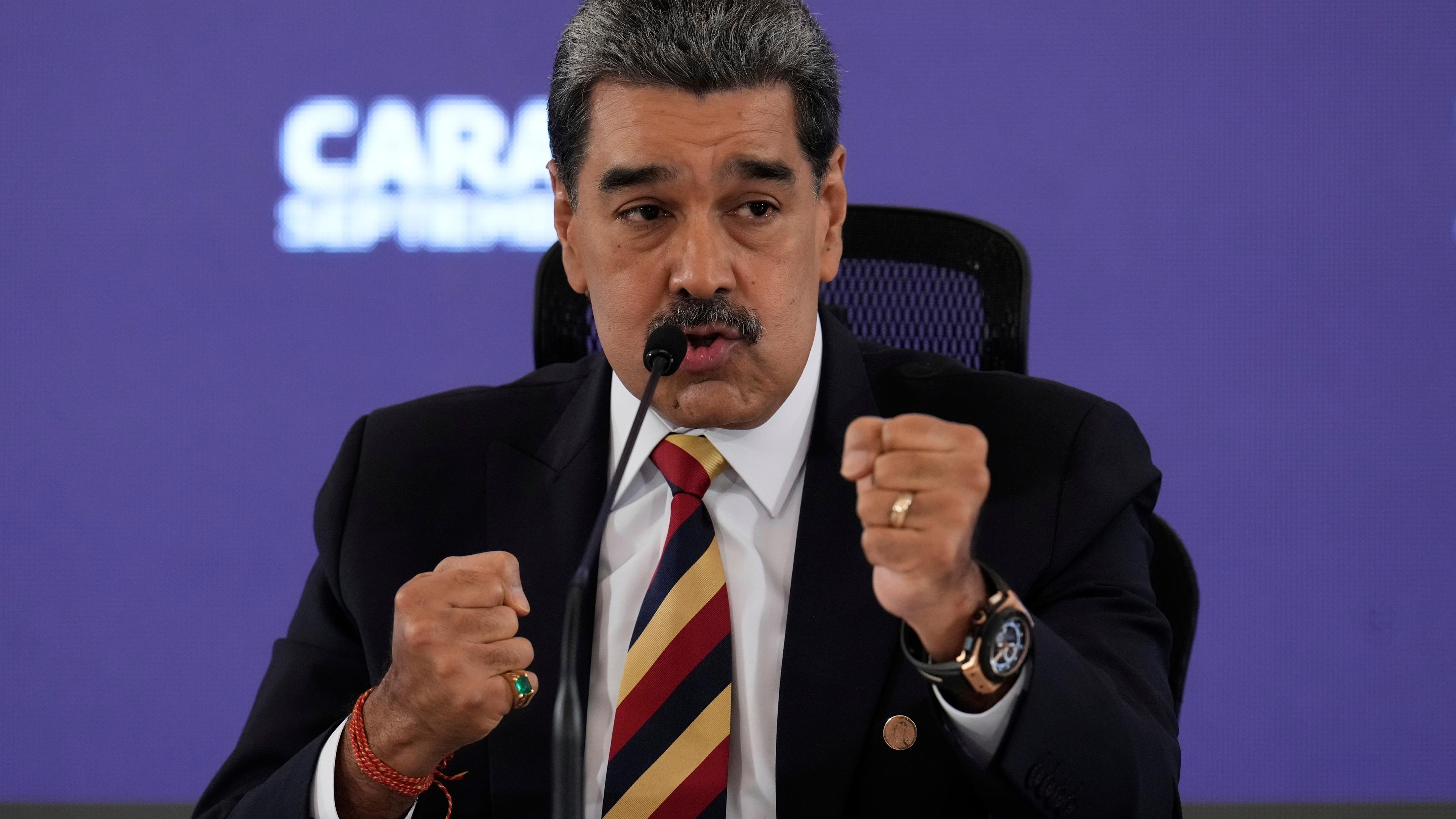 Der venezualische Präsident Maduro auf einer Pressekonferenz