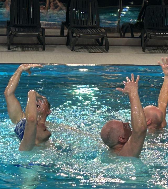 Männer-Synchronschwimmen