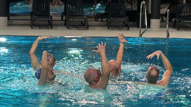 Männer-Synchronschwimmen