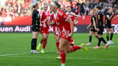 Magdalena Eriksson (FC Bayern München, 05) jubelt. 