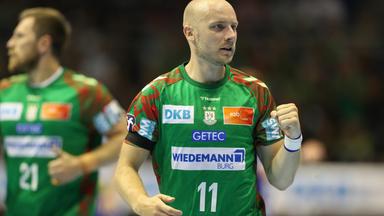 Daniel Pettersson (Magdeburg, Nummer 11) ballt die Faust der linken Hand