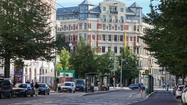 Der Hasselbachplatz, auf dem es viele migrantische Gewerbetreibende gibt.