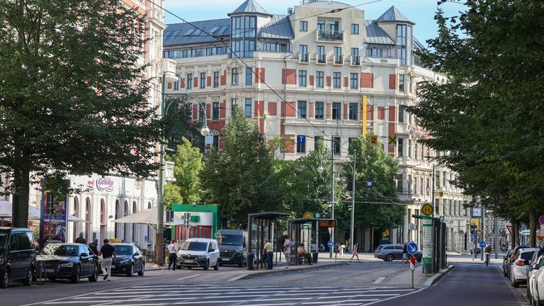 Der Hasselbachplatz, auf dem es viele migrantische Gewerbetreibende gibt.