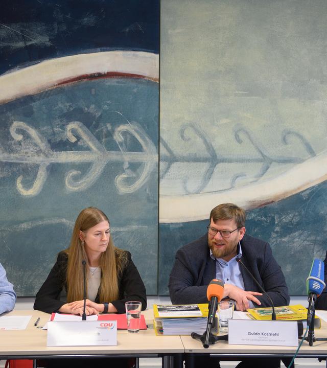  In der Pressekonferenz informierten die Obleute von CDU, FDP und SPD über den Abschlussbericht des 21. Parlamentarischen Untersuchungsausschusses